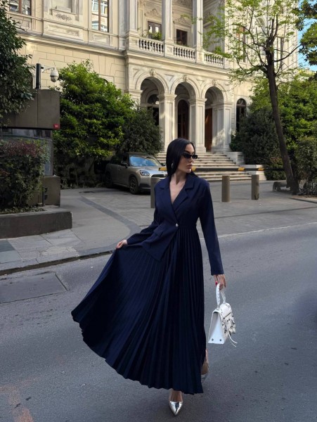 Elizabeth Pileli Etek & Ceket Görünümlü Elbiseler Elizabeth Pileli Etek & Ceket Görünümlü Elbiseler