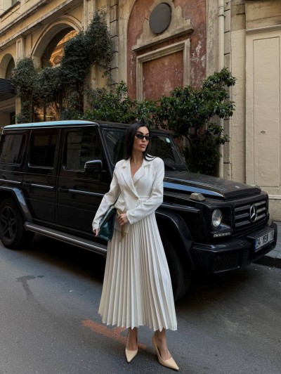 Elizabeth Pileli Etek & Ceket Görünümlü Elbiseler Elizabeth Pileli Etek & Ceket Görünümlü Elbiseler